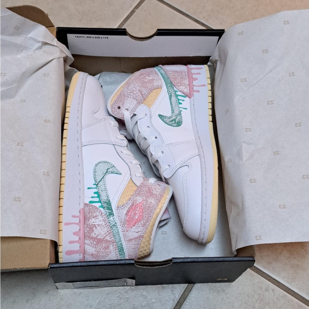 Jordan 1 Mid SE (GS) "Ice Cream" Green Glow Artic Punch Women's 8.0/GS SIZE 6.5Y - Picture 10 of 10